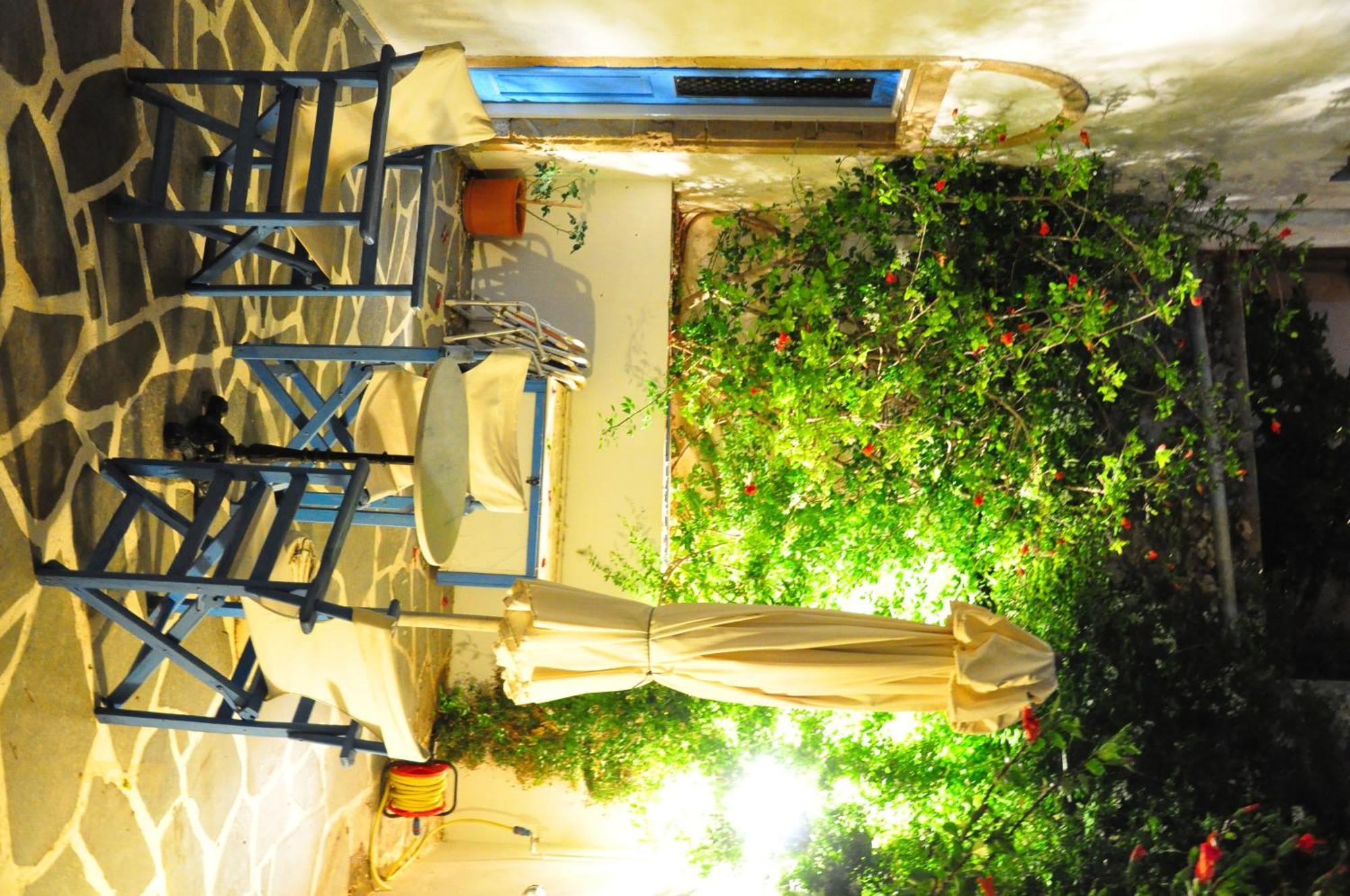 Margarita Hotel Kýthira Exteriör bild